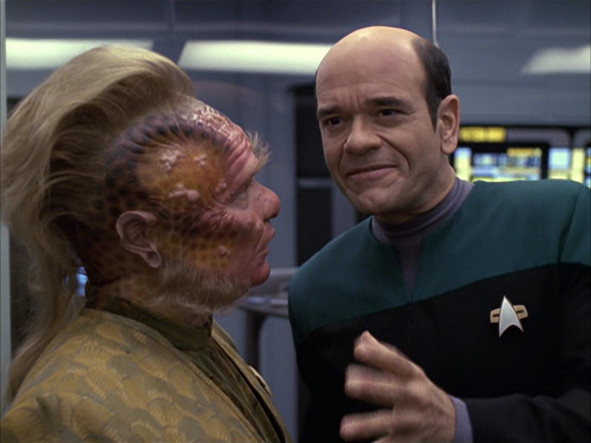 extant_StarTrek_VOY_6x15-Tsunkatse_01381.jpg
