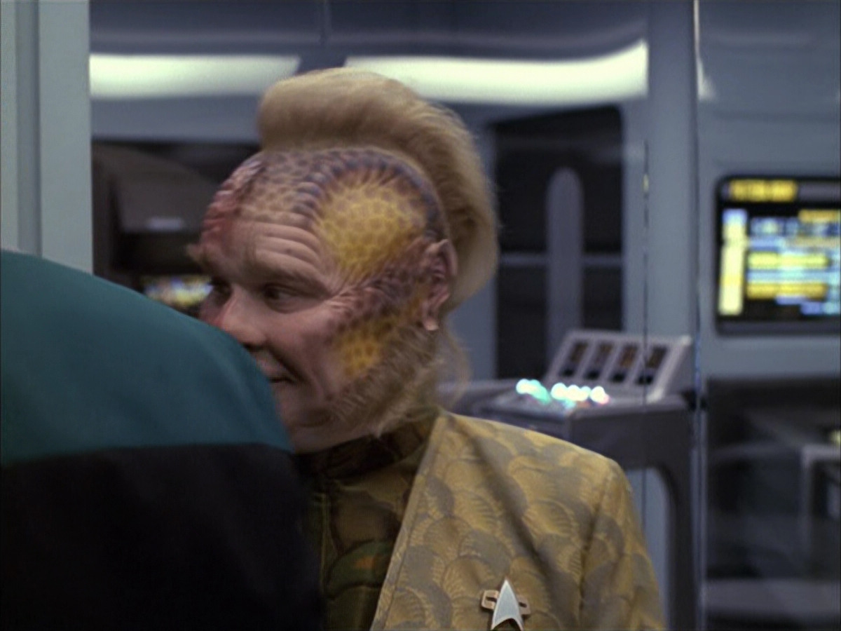 extant_StarTrek_VOY_6x15-Tsunkatse_01389.jpg