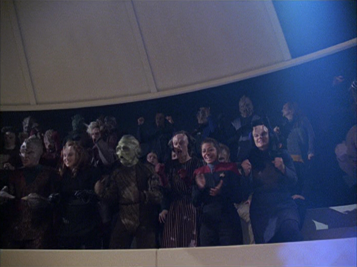extant_StarTrek_VOY_6x15-Tsunkatse_01415.jpg