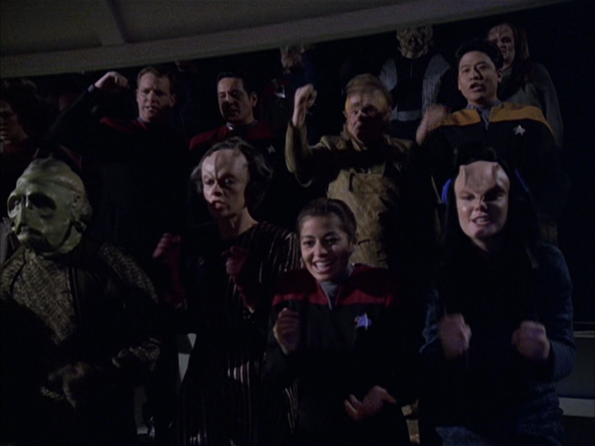 extant_StarTrek_VOY_6x15-Tsunkatse_01420.jpg