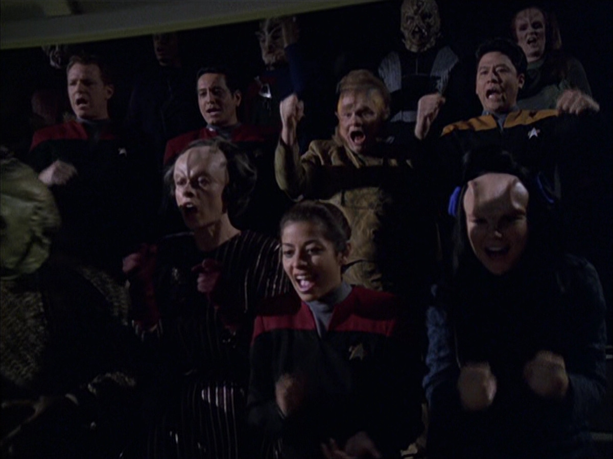 extant_StarTrek_VOY_6x15-Tsunkatse_01421.jpg