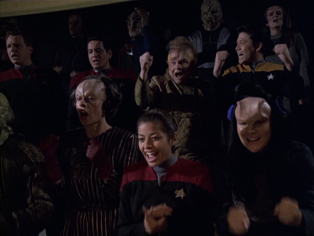 extant_StarTrek_VOY_6x15-Tsunkatse_01422.jpg
