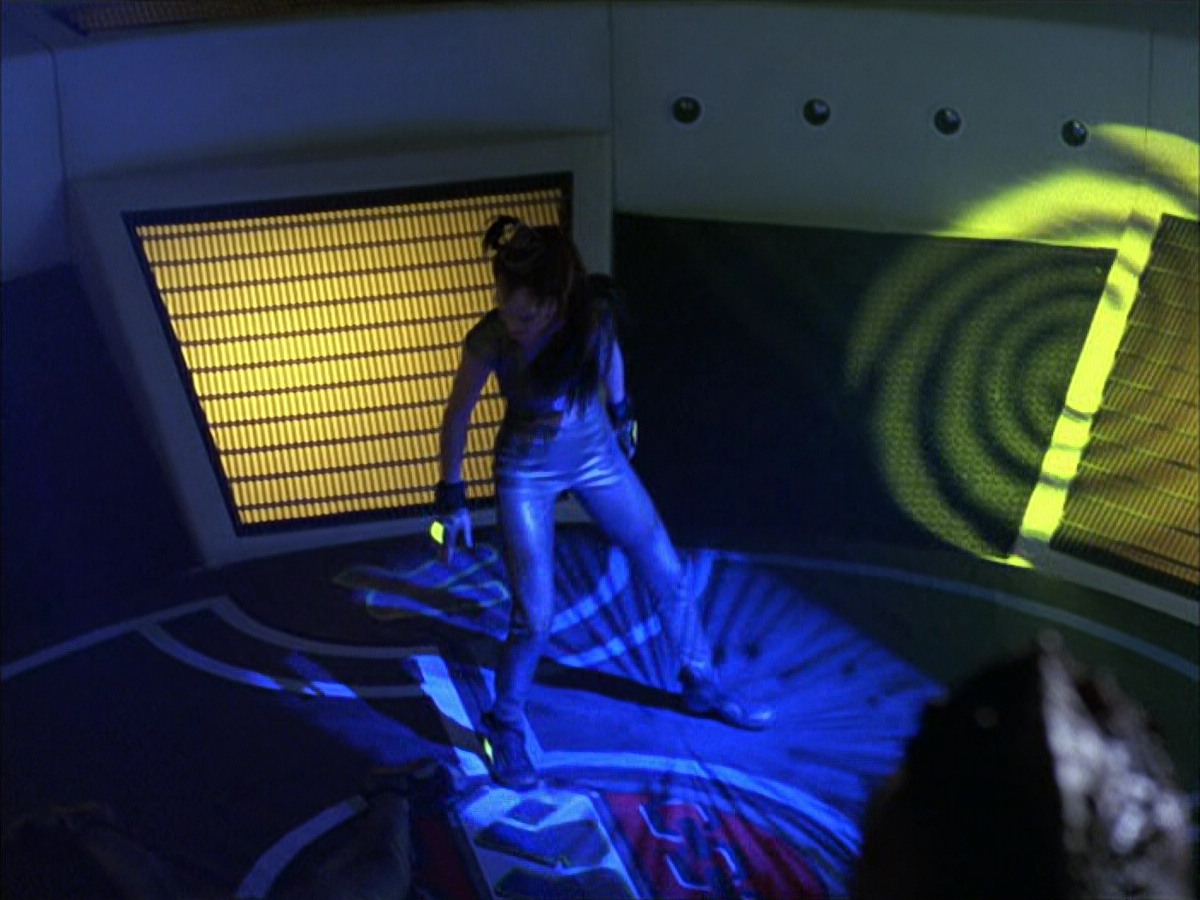 extant_StarTrek_VOY_6x15-Tsunkatse_01437.jpg