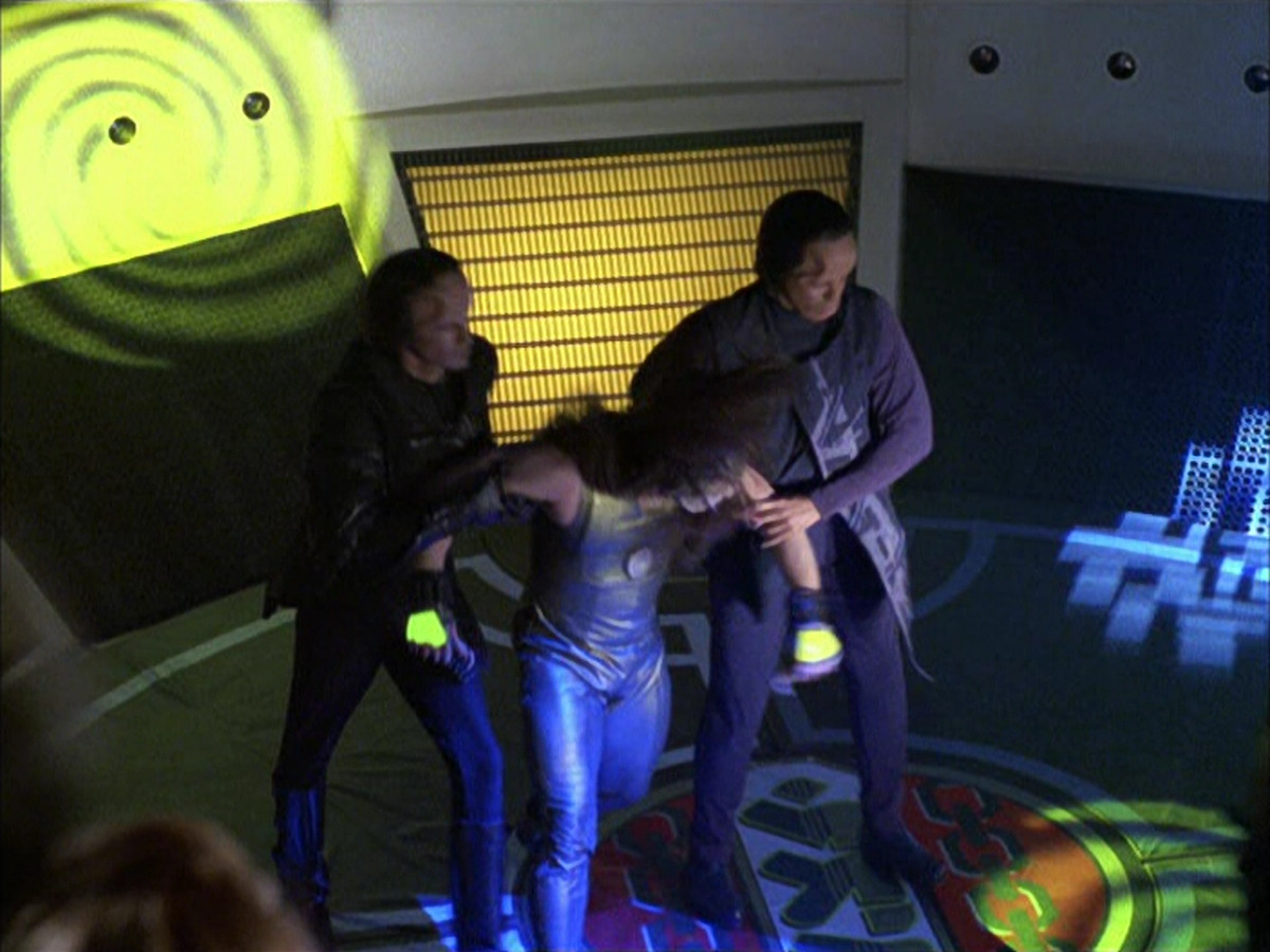 extant_StarTrek_VOY_6x15-Tsunkatse_01450.jpg