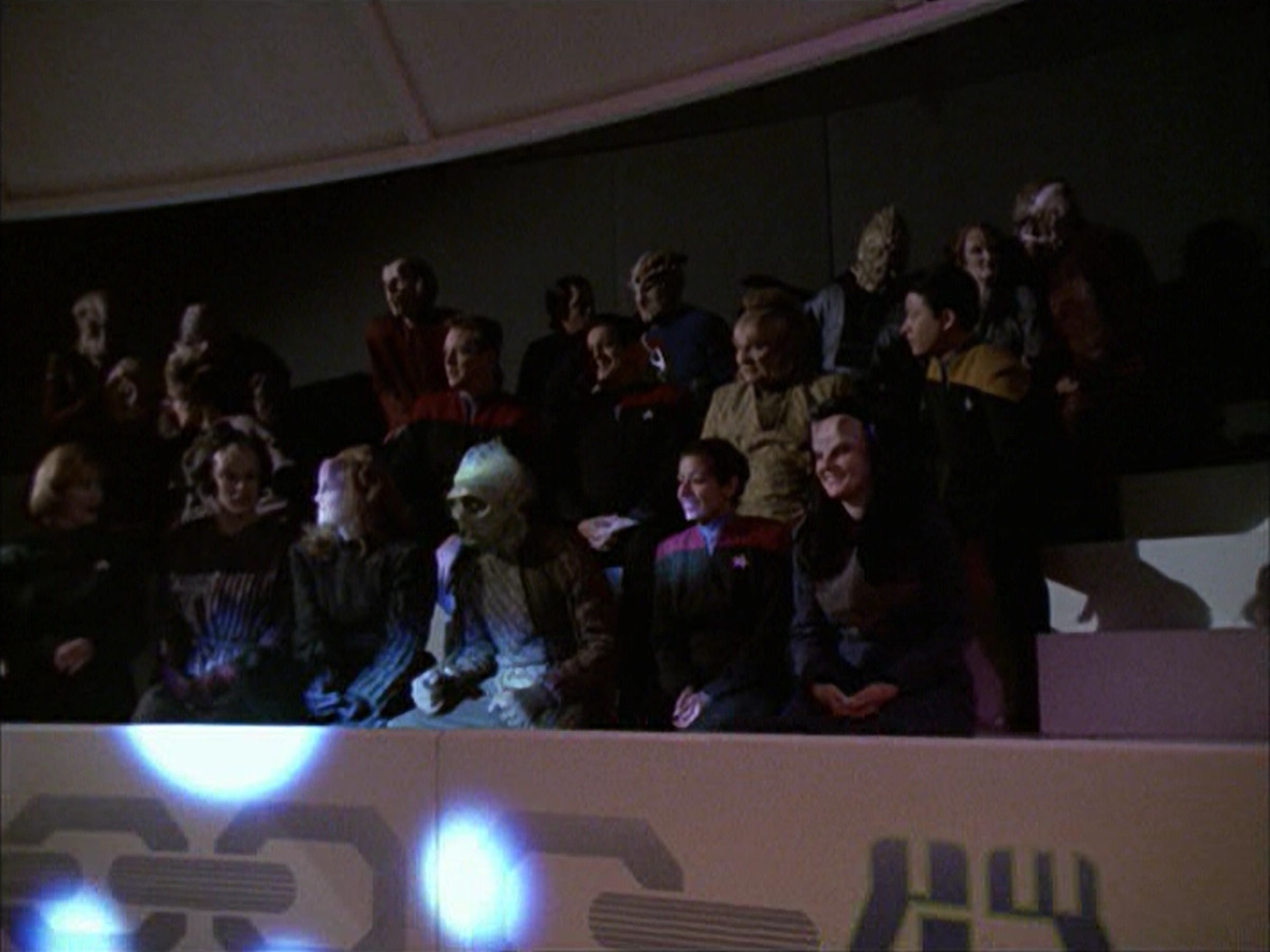 extant_StarTrek_VOY_6x15-Tsunkatse_01489.jpg