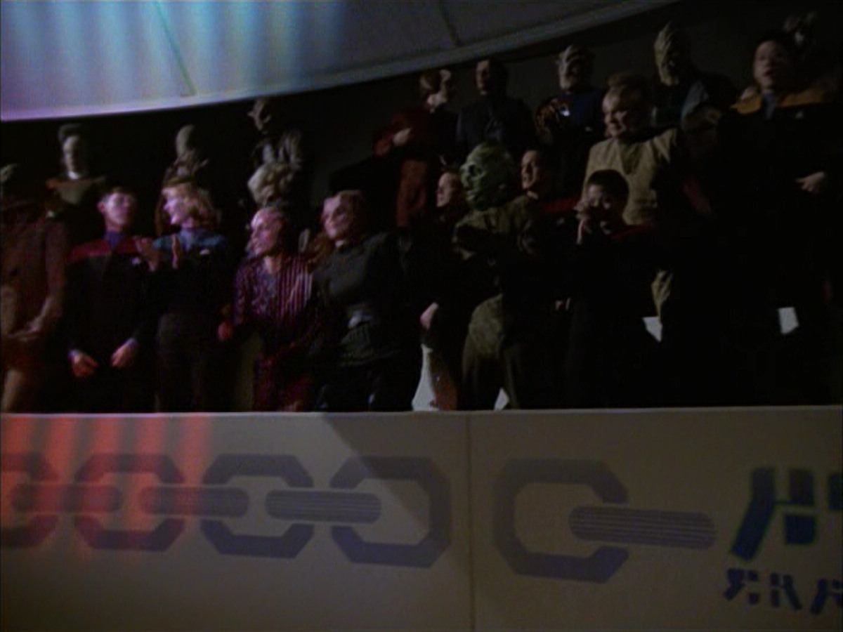 extant_StarTrek_VOY_6x15-Tsunkatse_01491.jpg