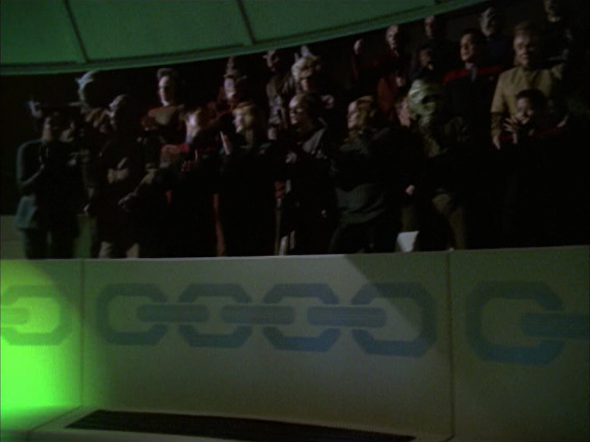 extant_StarTrek_VOY_6x15-Tsunkatse_01492.jpg