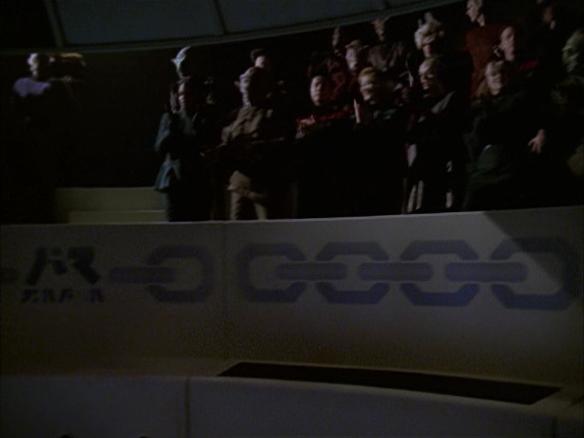extant_StarTrek_VOY_6x15-Tsunkatse_01493.jpg
