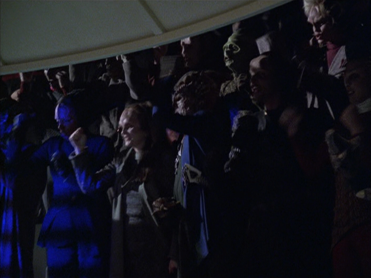 extant_StarTrek_VOY_6x15-Tsunkatse_01514.jpg
