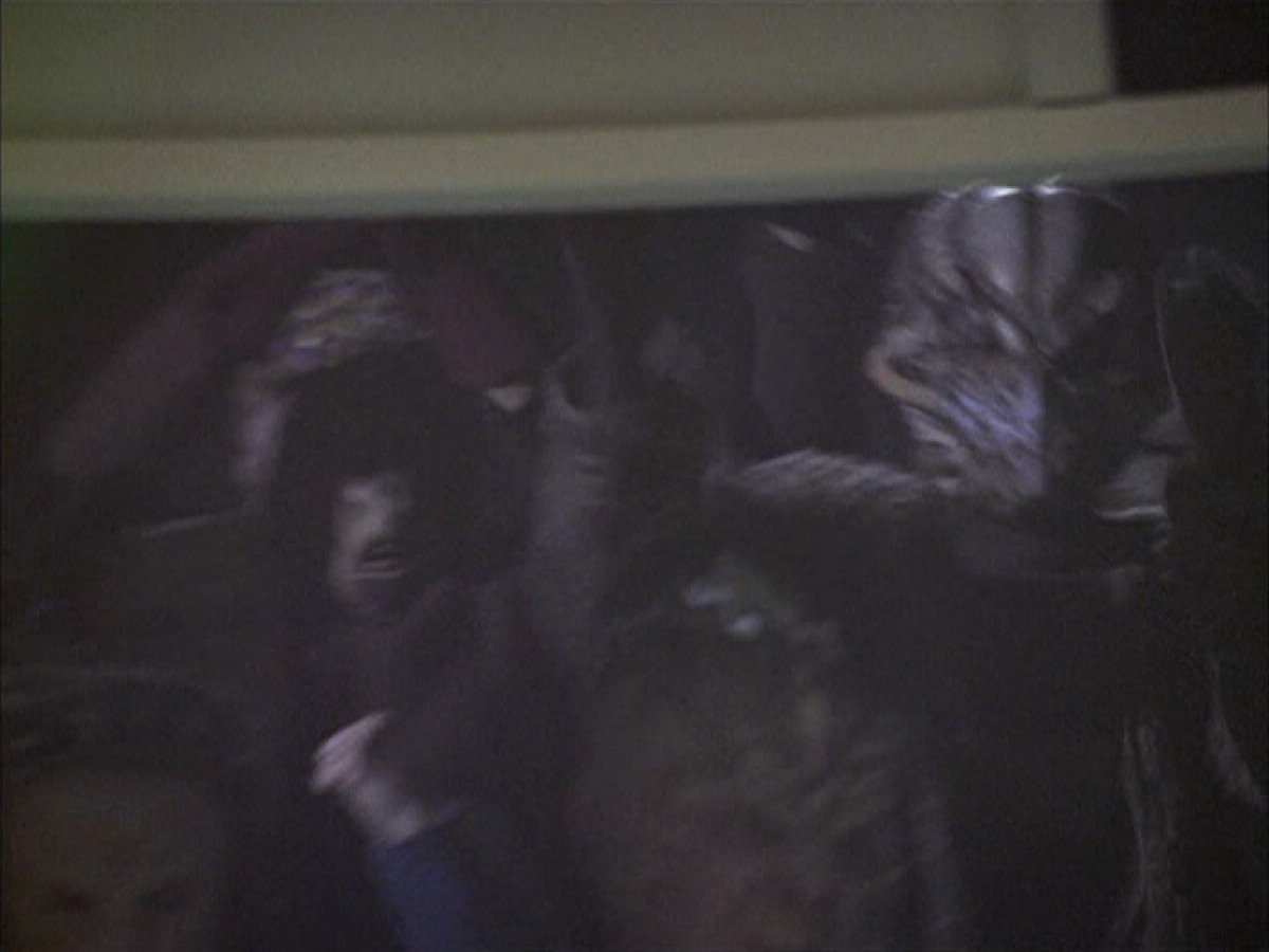 extant_StarTrek_VOY_6x15-Tsunkatse_01518.jpg