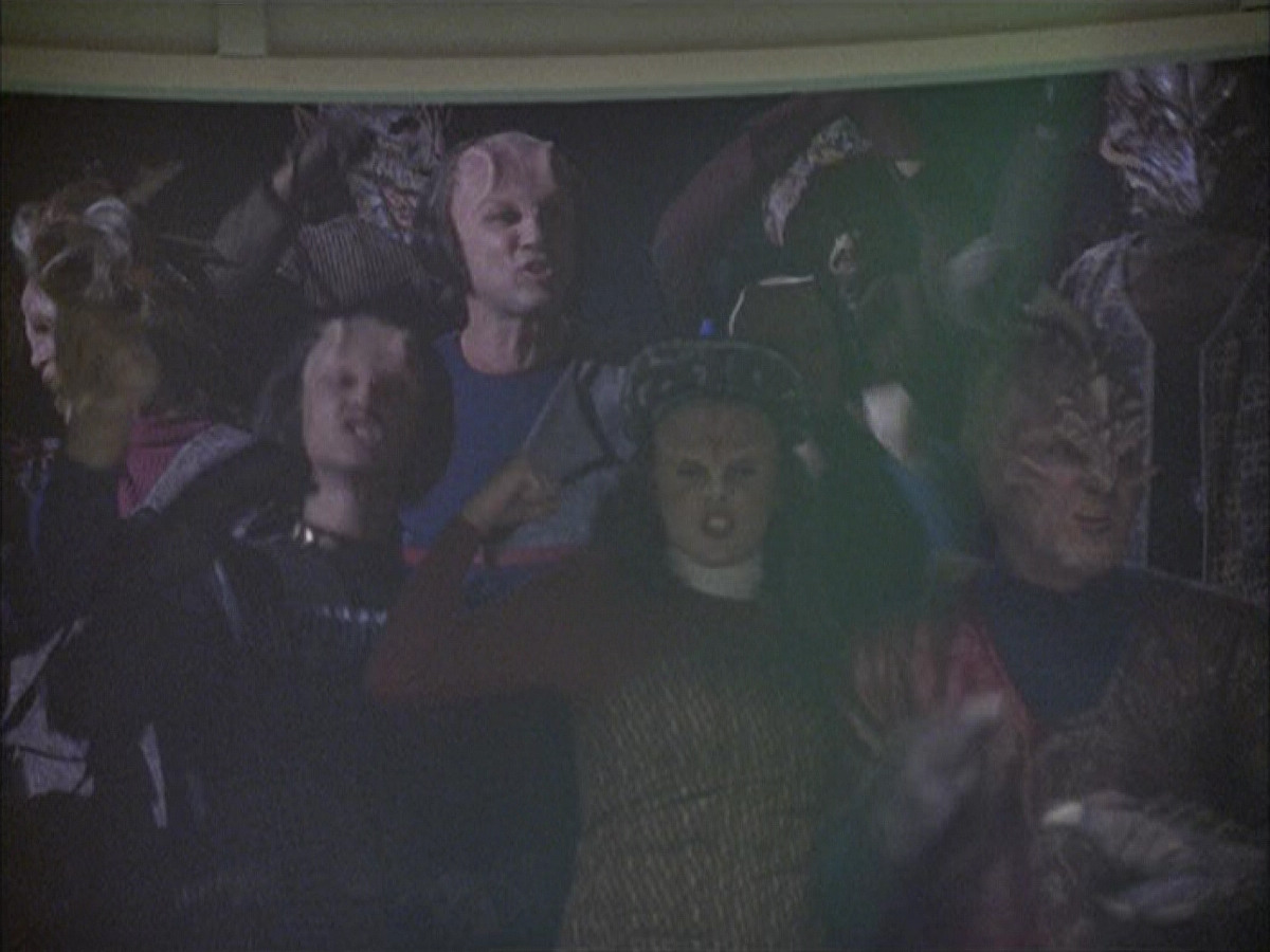 extant_StarTrek_VOY_6x15-Tsunkatse_01520.jpg