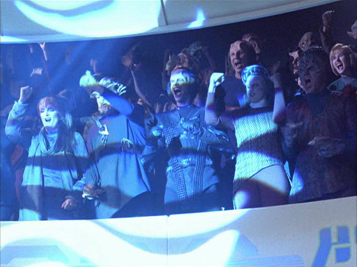 extant_StarTrek_VOY_6x15-Tsunkatse_01531.jpg