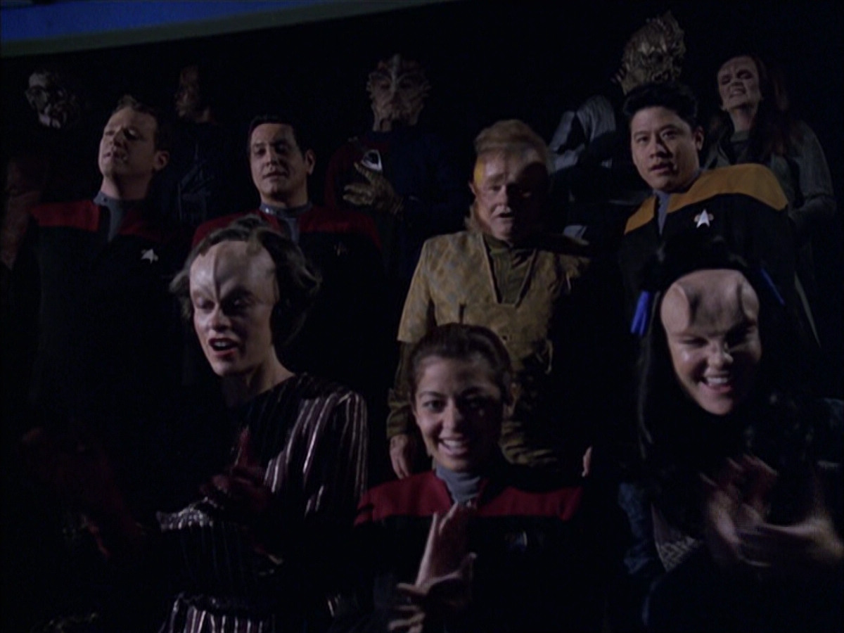 extant_StarTrek_VOY_6x15-Tsunkatse_01539.jpg