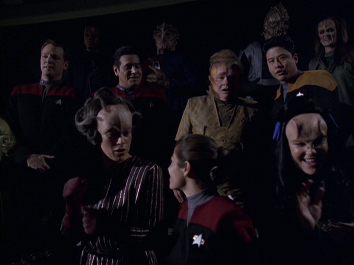 extant_StarTrek_VOY_6x15-Tsunkatse_01542.jpg
