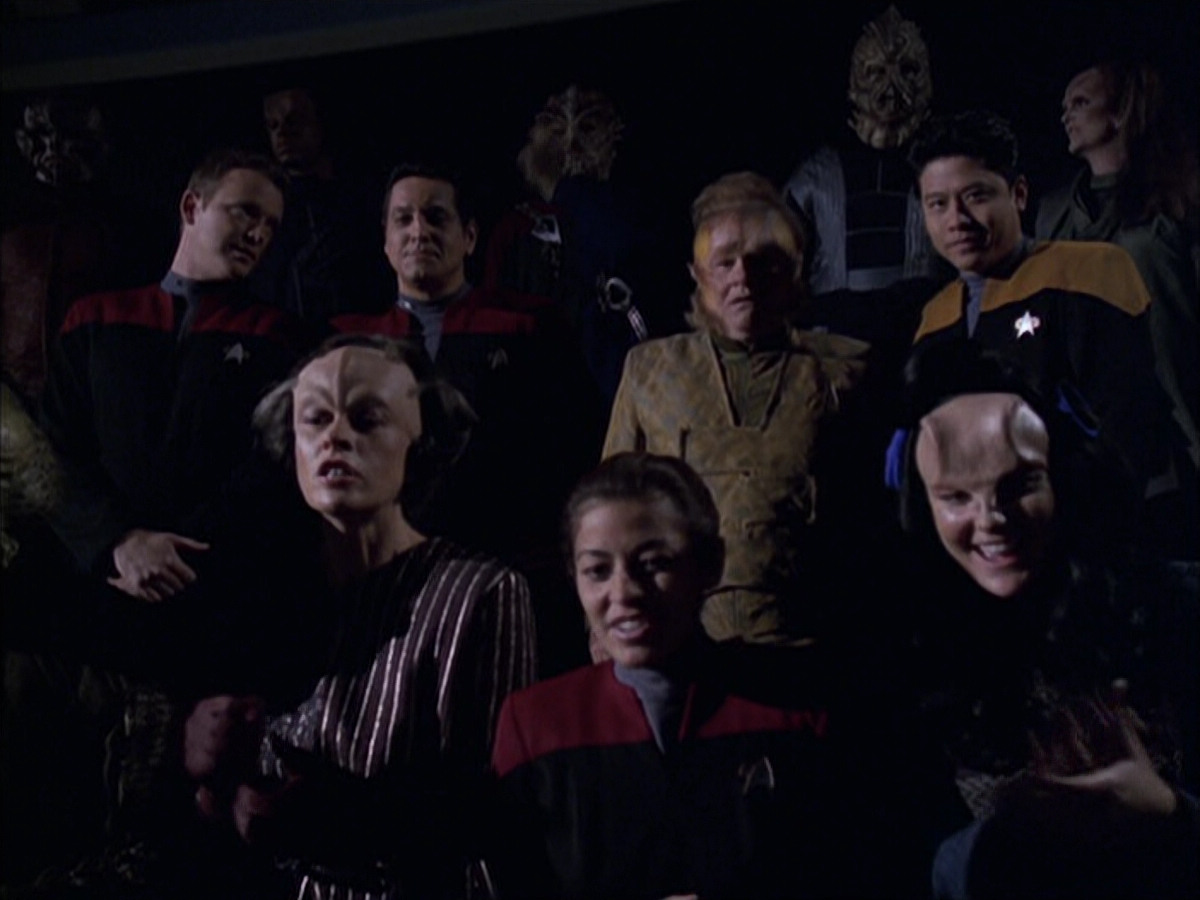 extant_StarTrek_VOY_6x15-Tsunkatse_01545.jpg