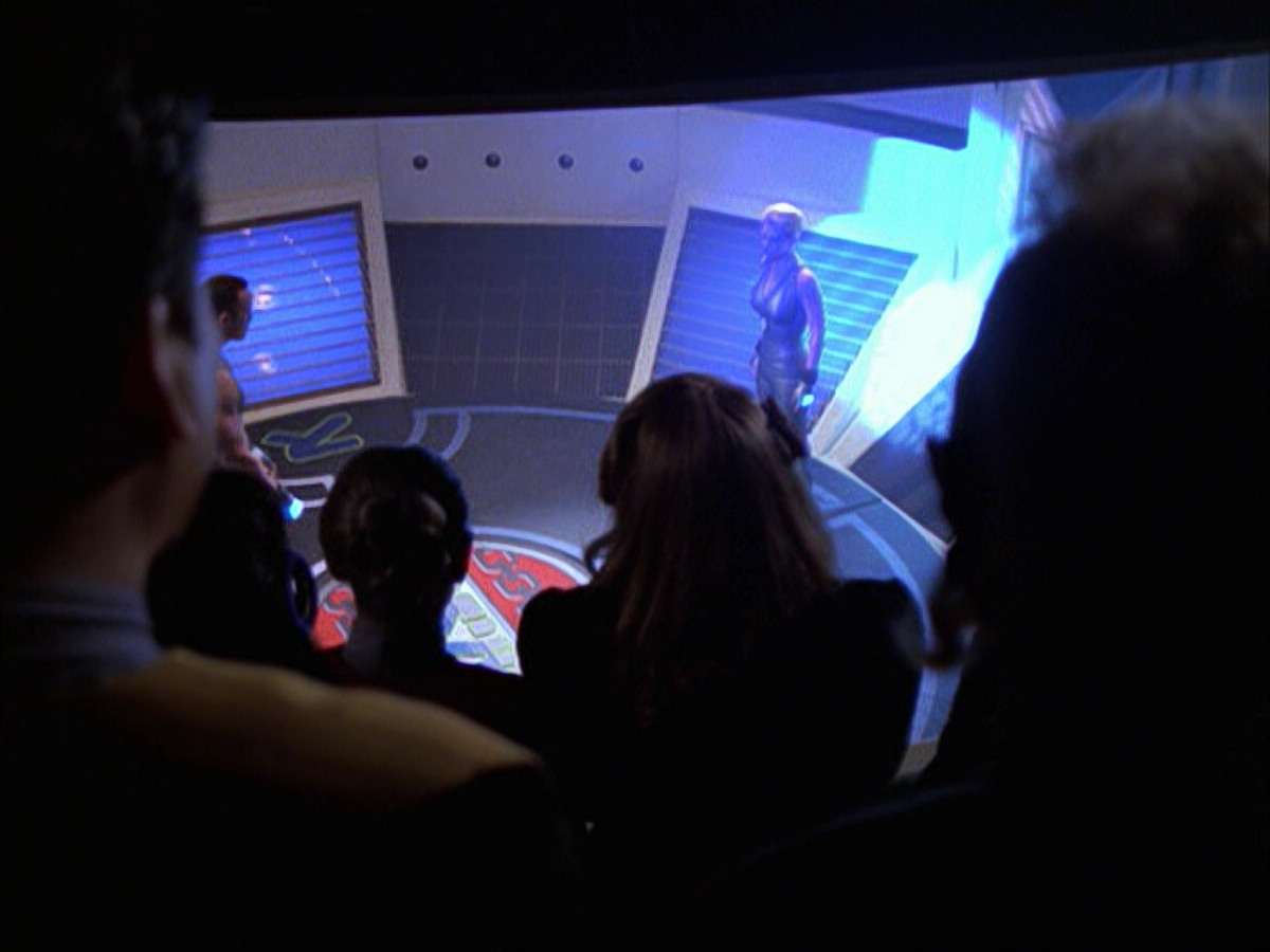 extant_StarTrek_VOY_6x15-Tsunkatse_01580.jpg