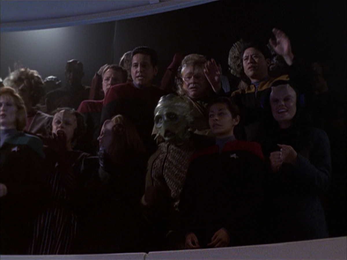 extant_StarTrek_VOY_6x15-Tsunkatse_01625.jpg
