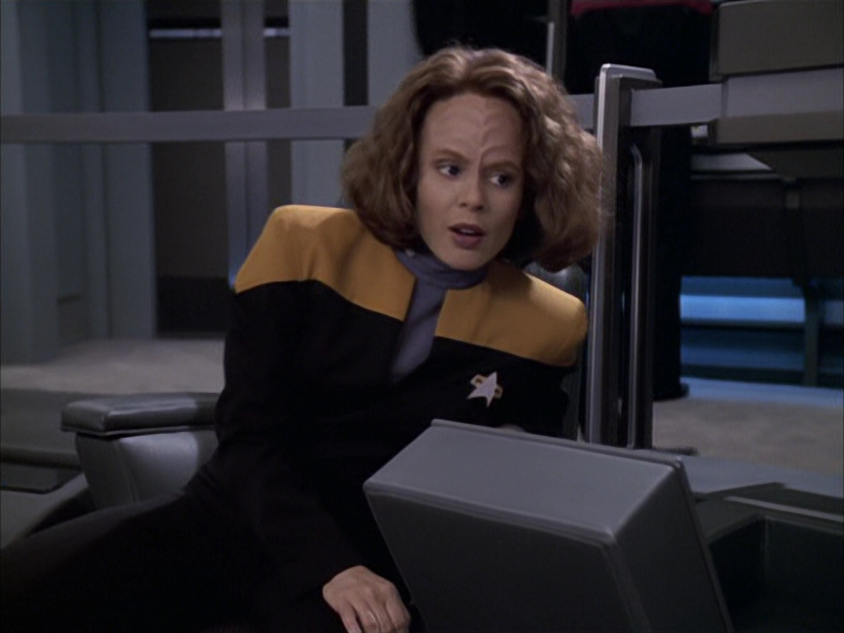 extant_StarTrek_VOY_6x15-Tsunkatse_01655.jpg