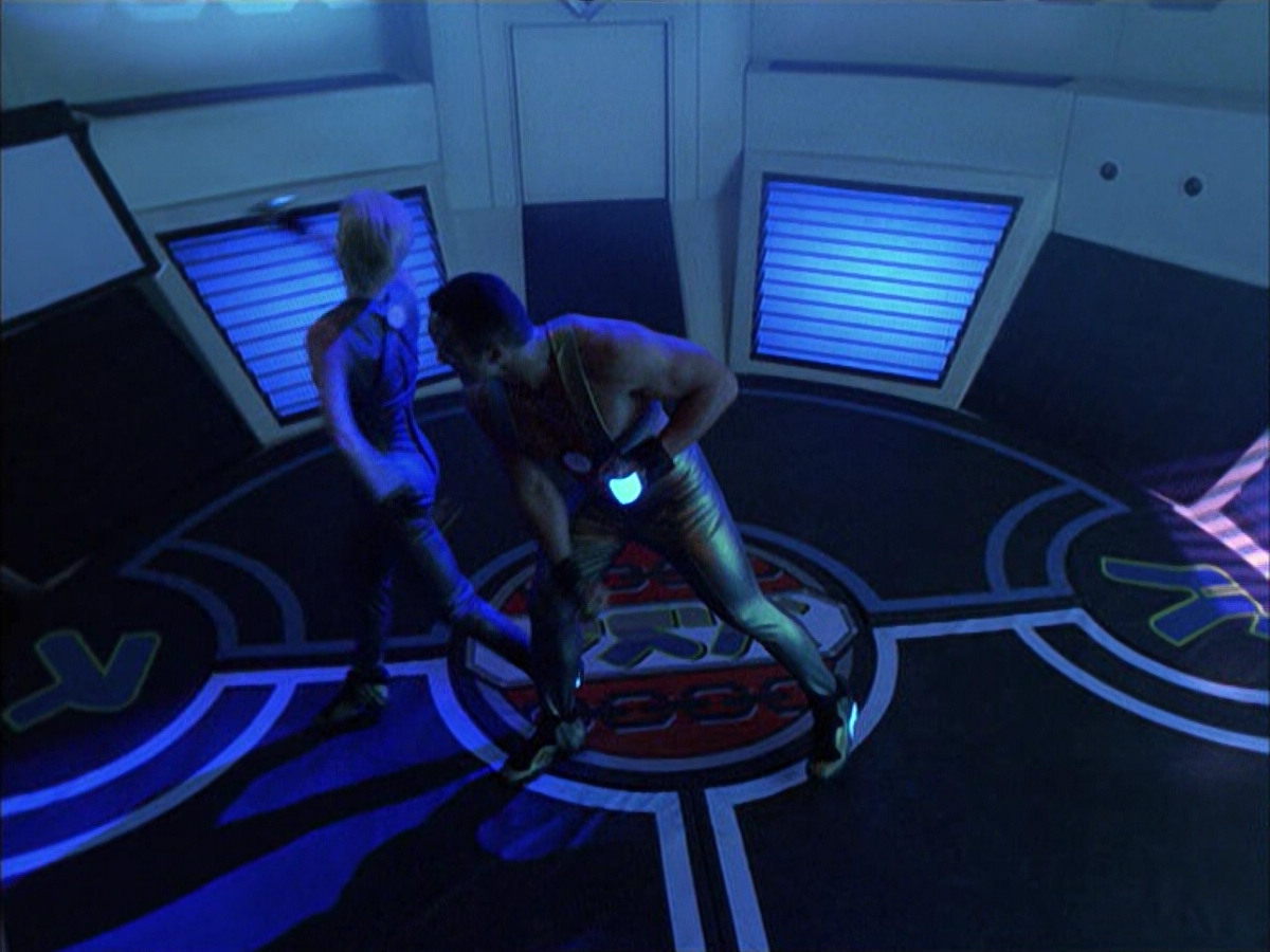 extant_StarTrek_VOY_6x15-Tsunkatse_01736.jpg