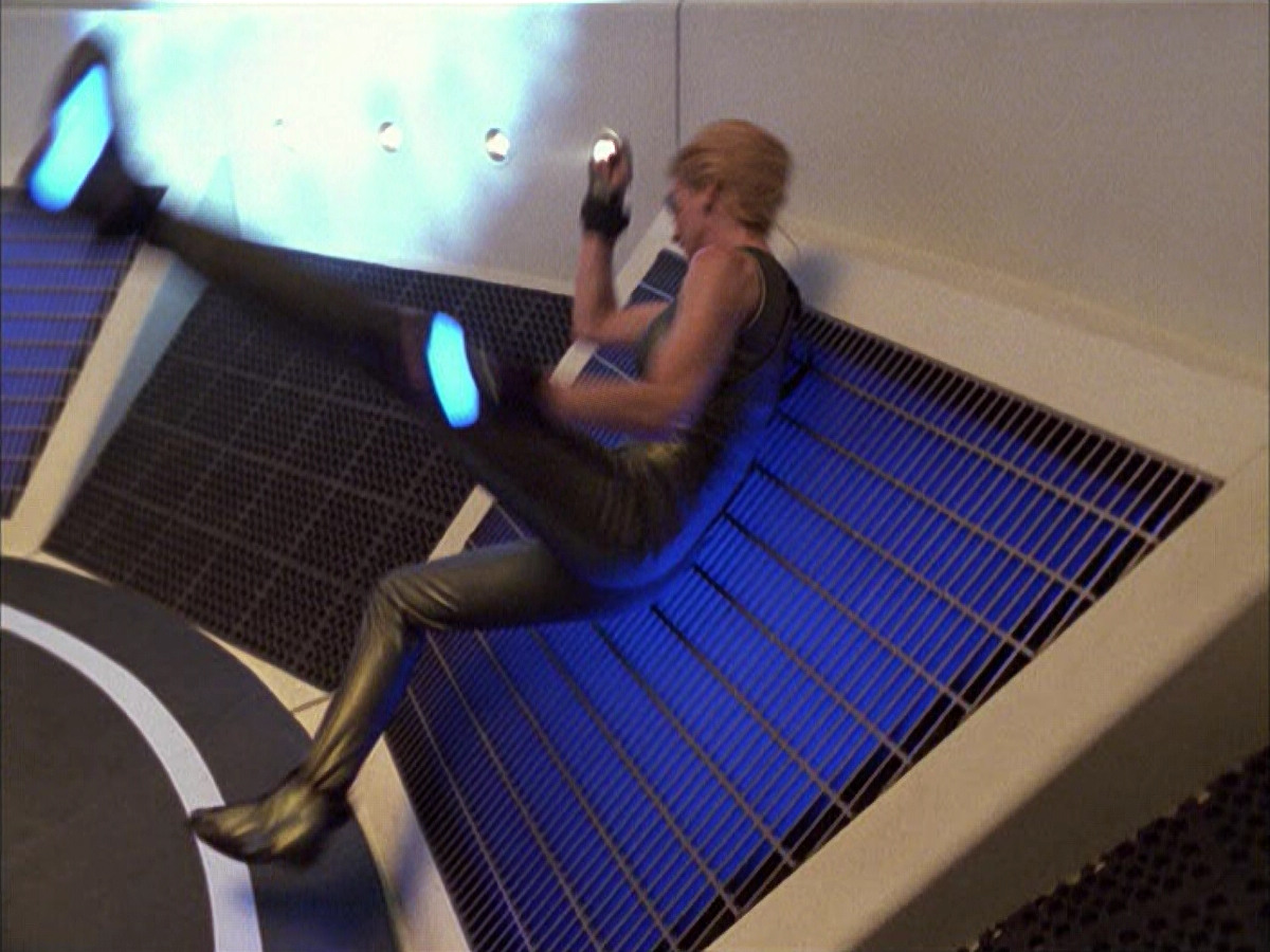 extant_StarTrek_VOY_6x15-Tsunkatse_01741.jpg