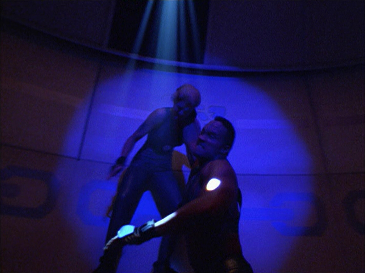 extant_StarTrek_VOY_6x15-Tsunkatse_01748.jpg