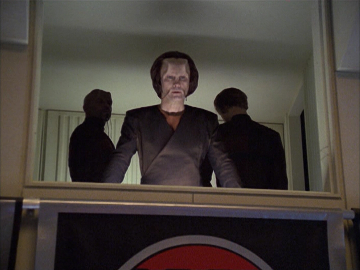 extant_StarTrek_VOY_6x15-Tsunkatse_01774.jpg