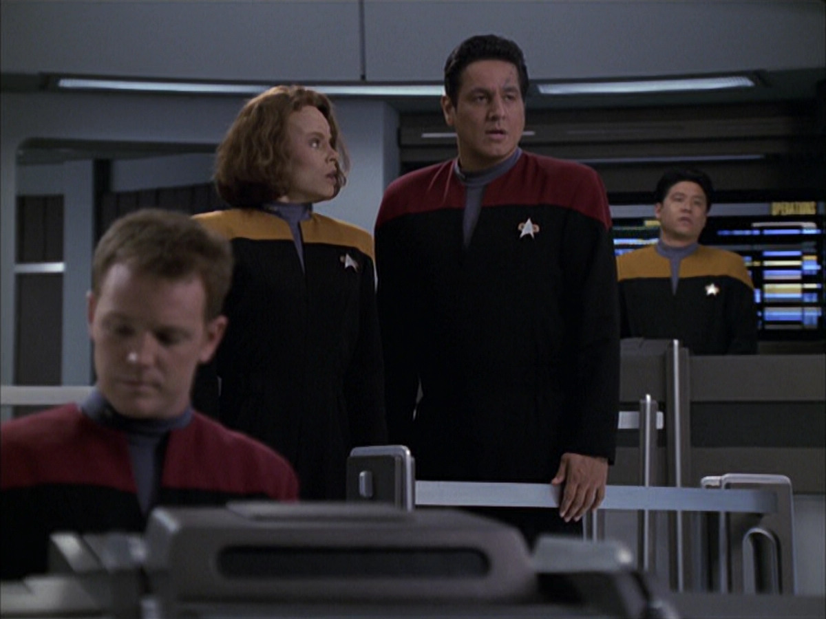 extant_StarTrek_VOY_6x15-Tsunkatse_01877.jpg
