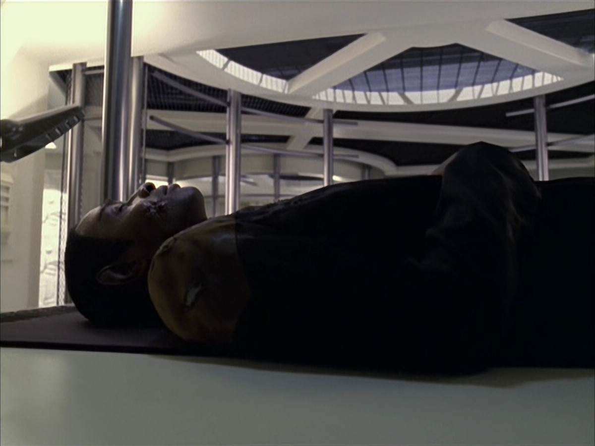 extant_StarTrek_VOY_6x15-Tsunkatse_01887.jpg