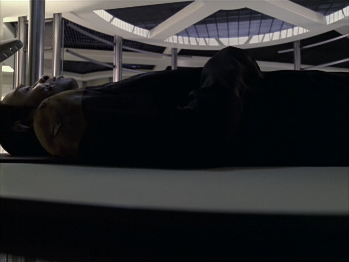 extant_StarTrek_VOY_6x15-Tsunkatse_01889.jpg