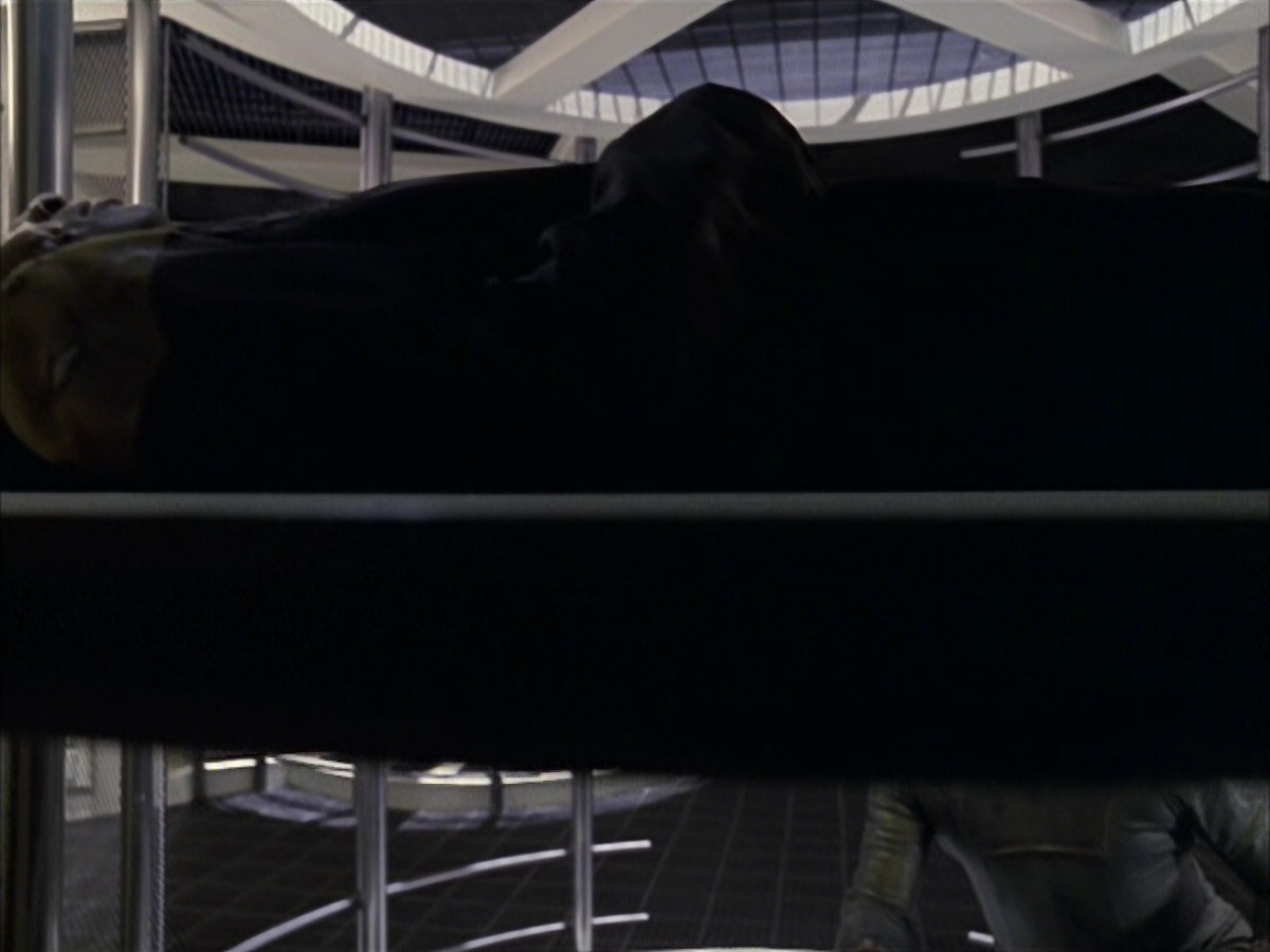 extant_StarTrek_VOY_6x15-Tsunkatse_01890.jpg