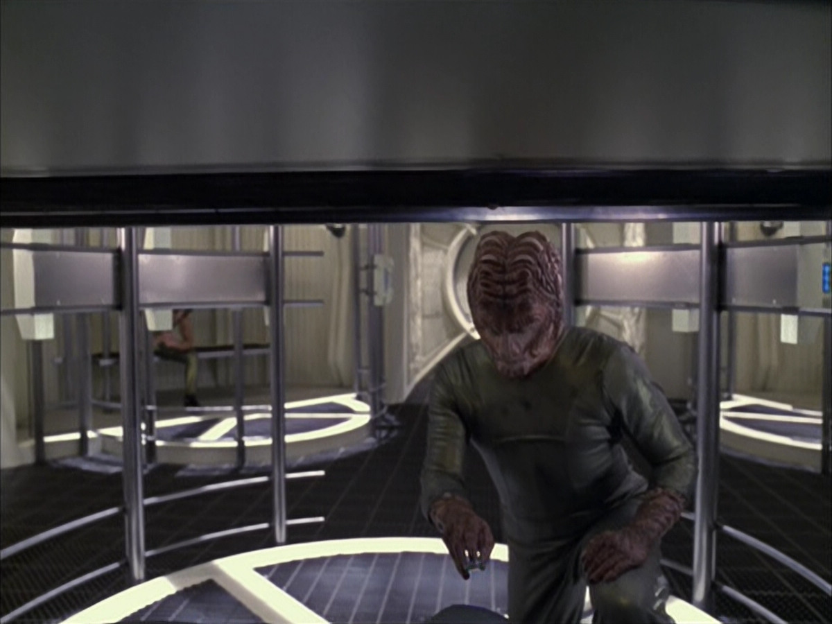 extant_StarTrek_VOY_6x15-Tsunkatse_01893.jpg