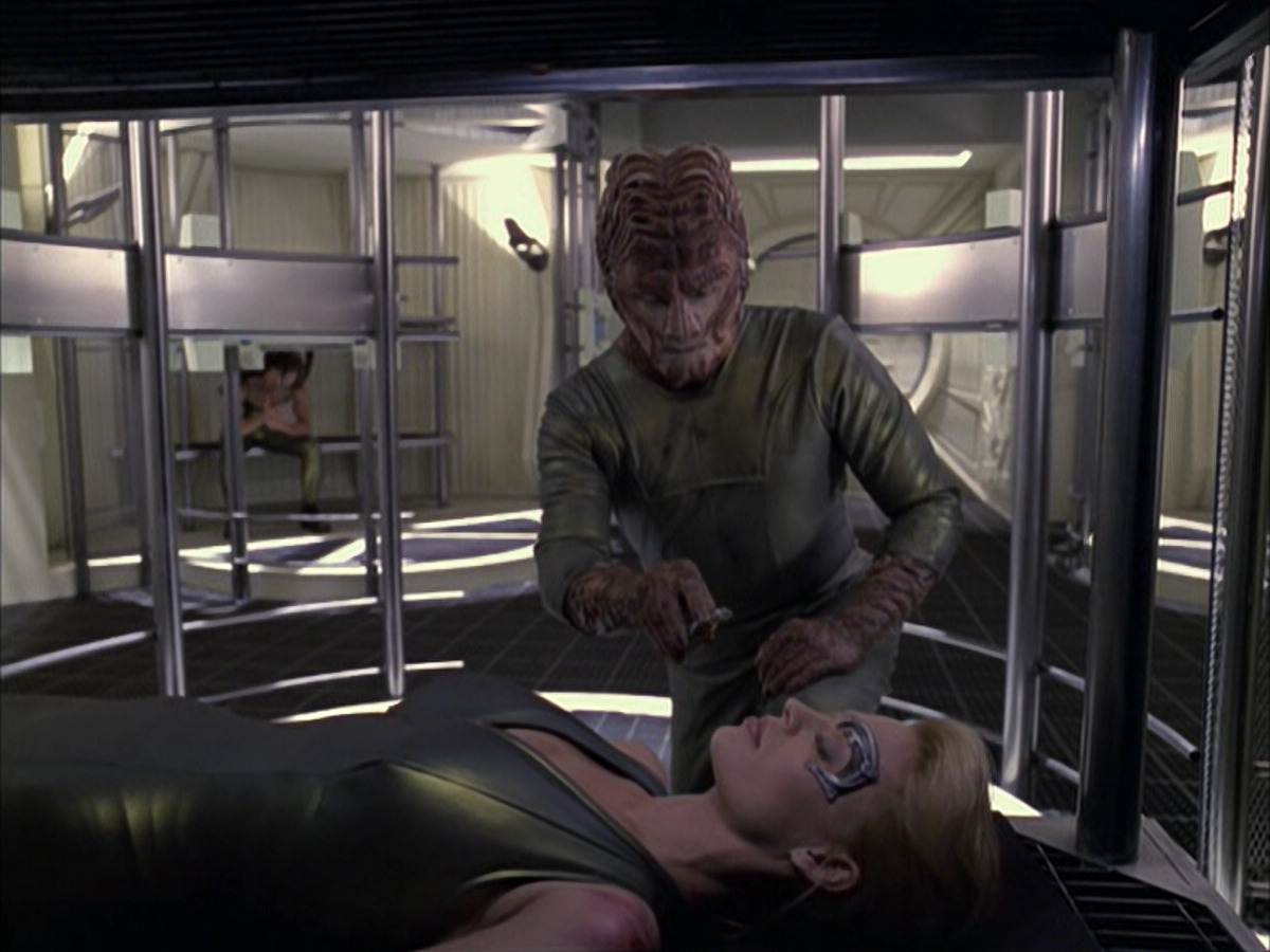 extant_StarTrek_VOY_6x15-Tsunkatse_01897.jpg