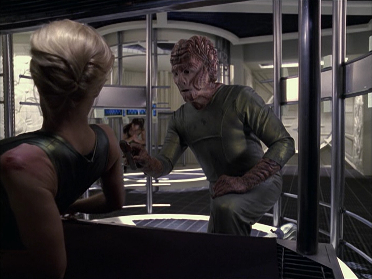 extant_StarTrek_VOY_6x15-Tsunkatse_01903.jpg