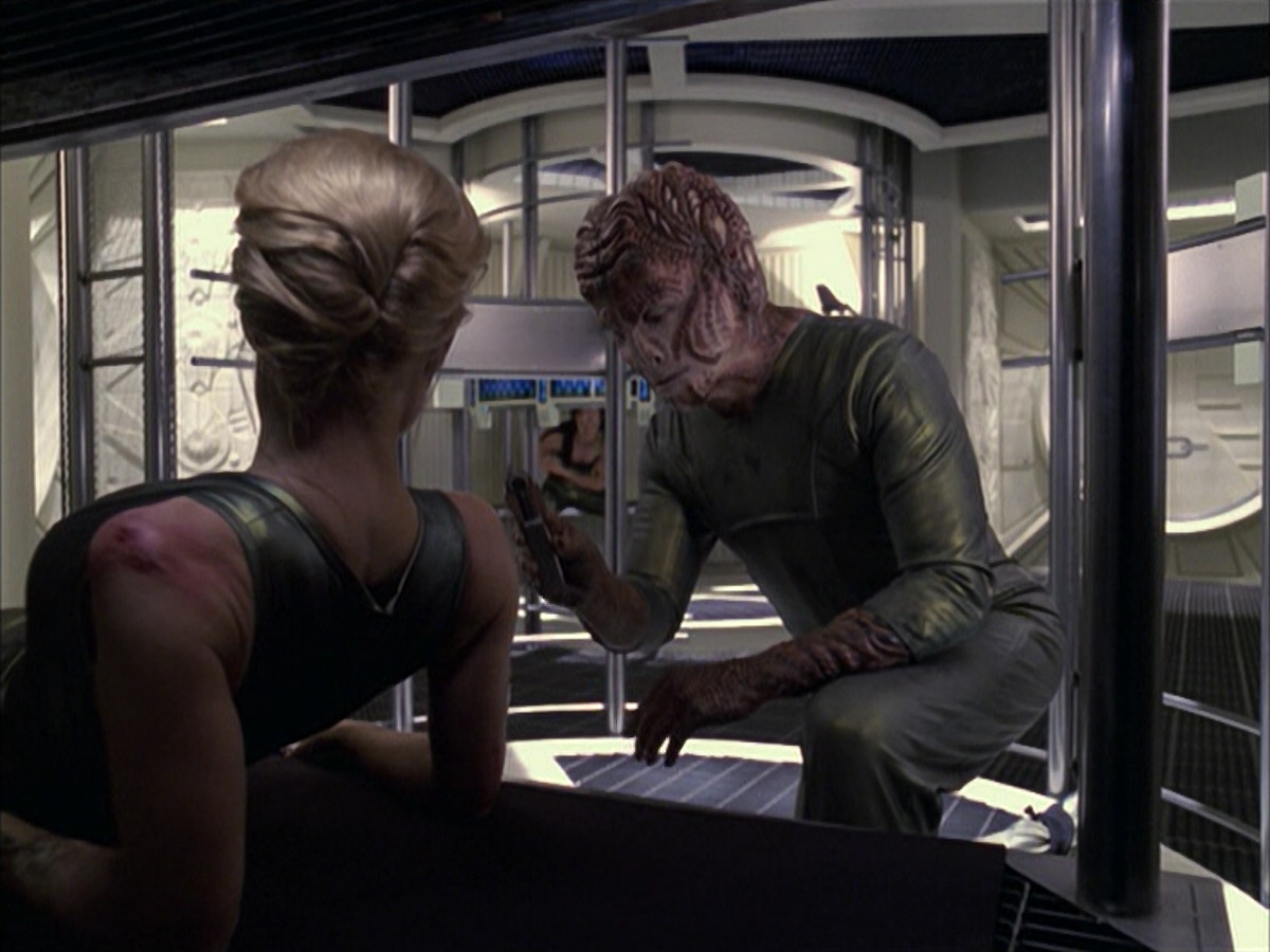 extant_StarTrek_VOY_6x15-Tsunkatse_01914.jpg