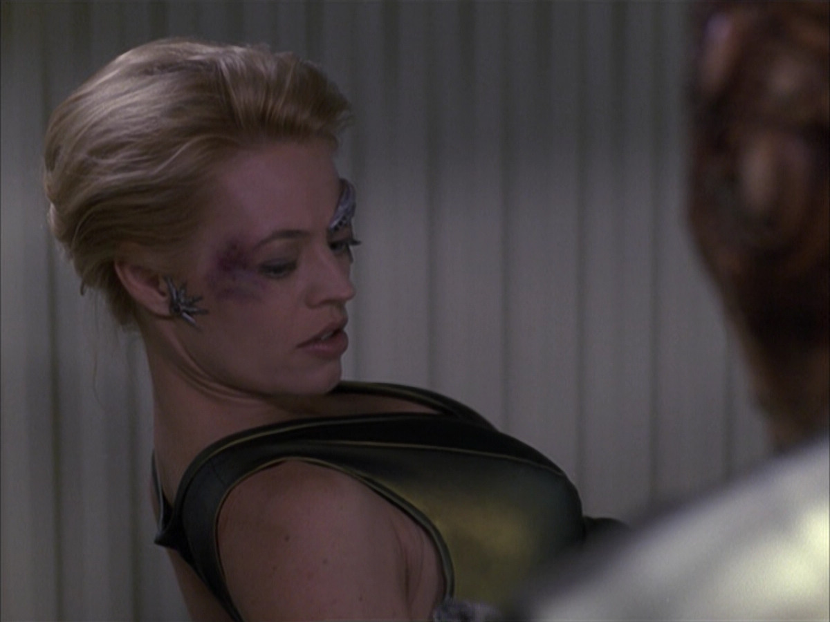extant_StarTrek_VOY_6x15-Tsunkatse_01917.jpg