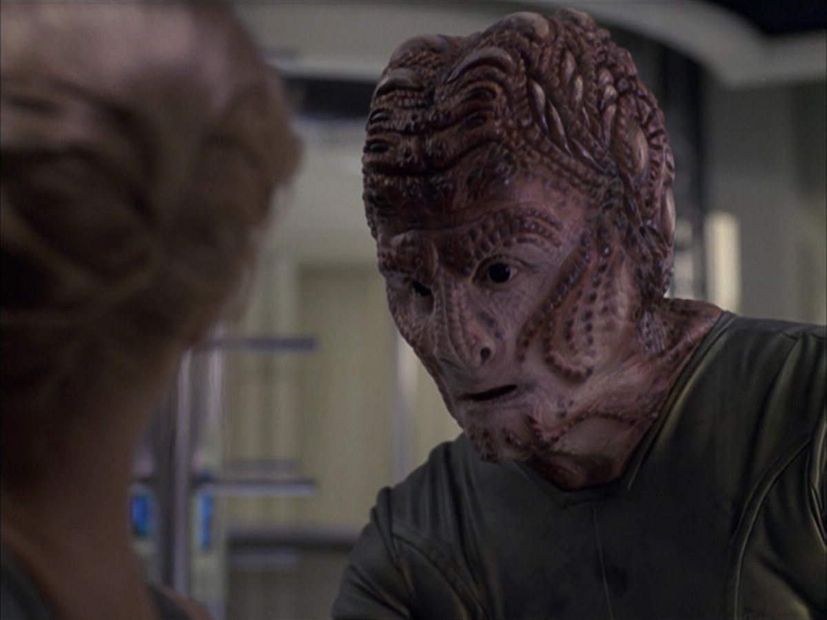 extant_StarTrek_VOY_6x15-Tsunkatse_01937.jpg