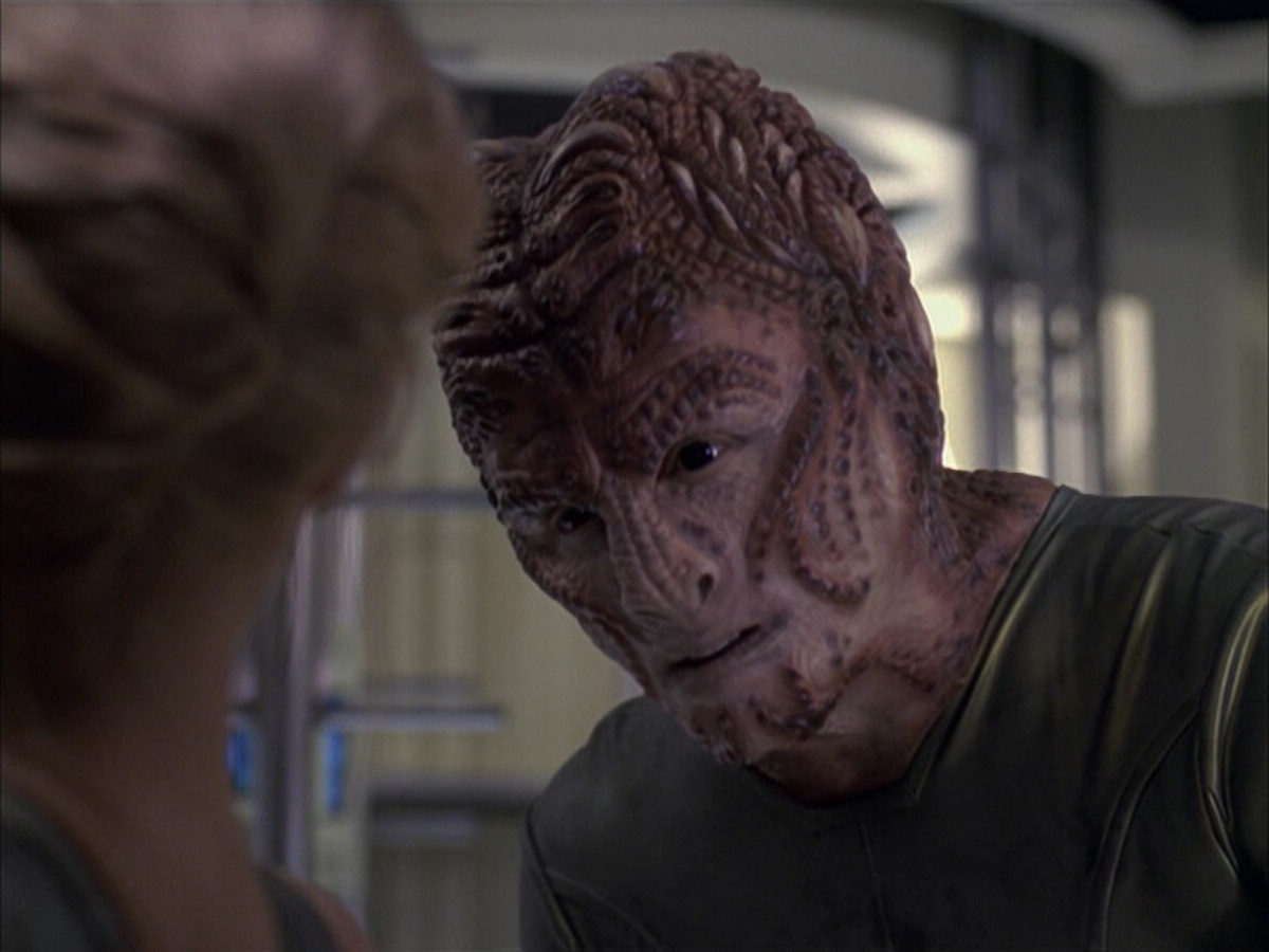extant_StarTrek_VOY_6x15-Tsunkatse_01943.jpg