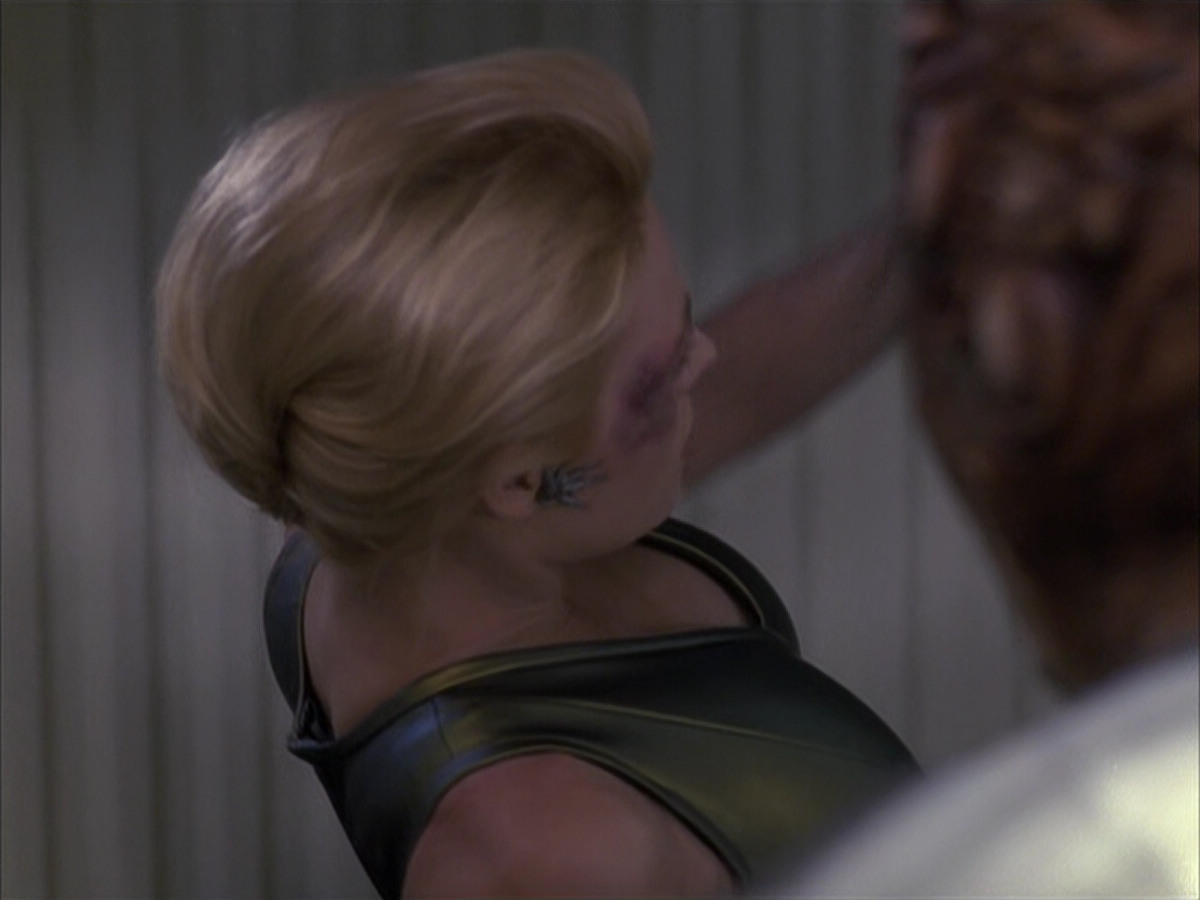extant_StarTrek_VOY_6x15-Tsunkatse_01947.jpg
