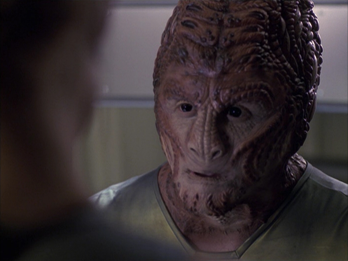 extant_StarTrek_VOY_6x15-Tsunkatse_01956.jpg