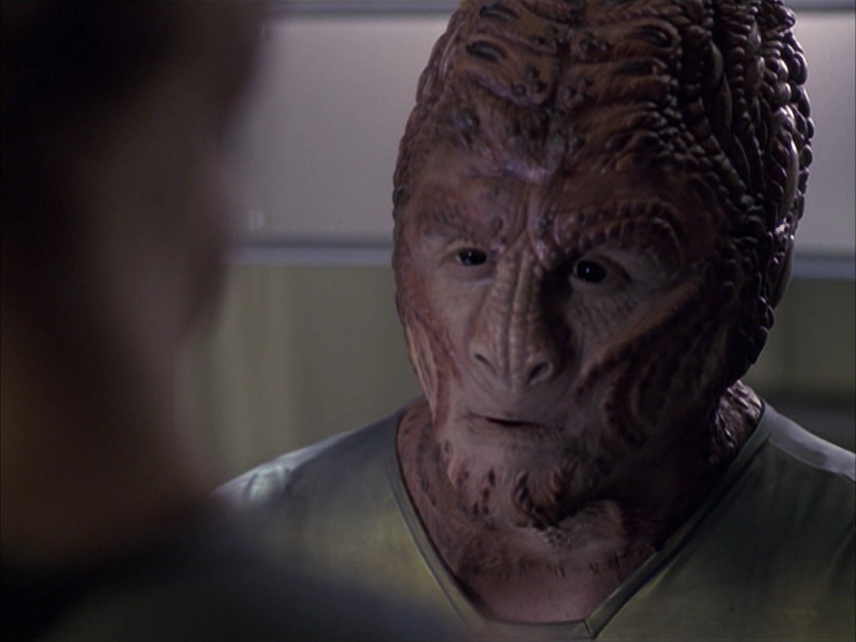 extant_StarTrek_VOY_6x15-Tsunkatse_01957.jpg