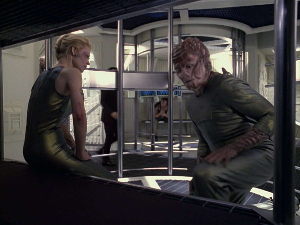 extant_StarTrek_VOY_6x15-Tsunkatse_02001.jpg