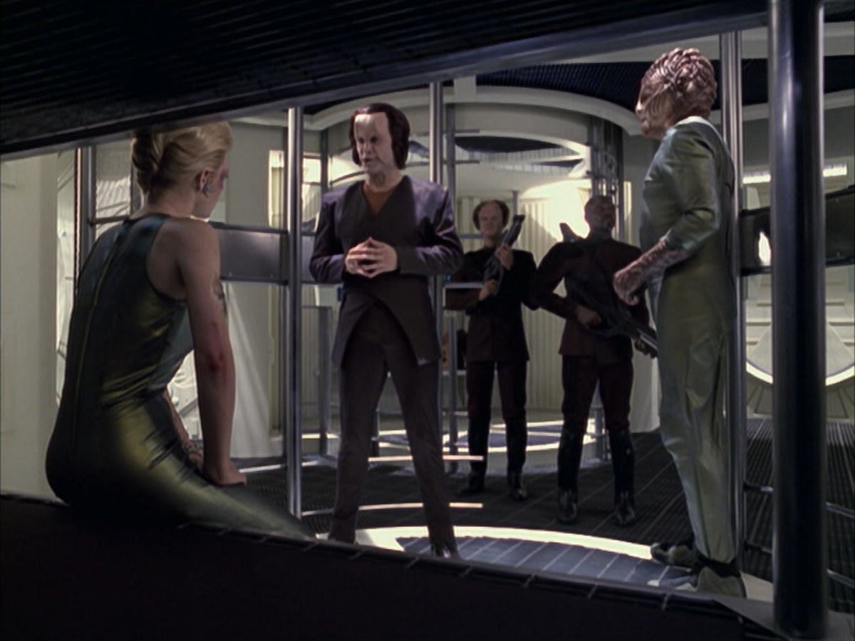 extant_StarTrek_VOY_6x15-Tsunkatse_02008.jpg