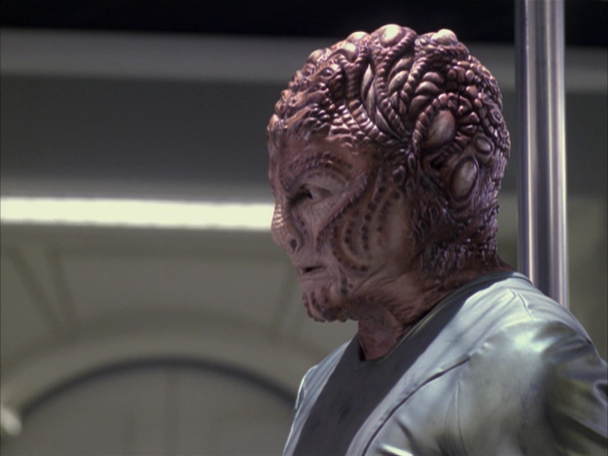 extant_StarTrek_VOY_6x15-Tsunkatse_02034.jpg
