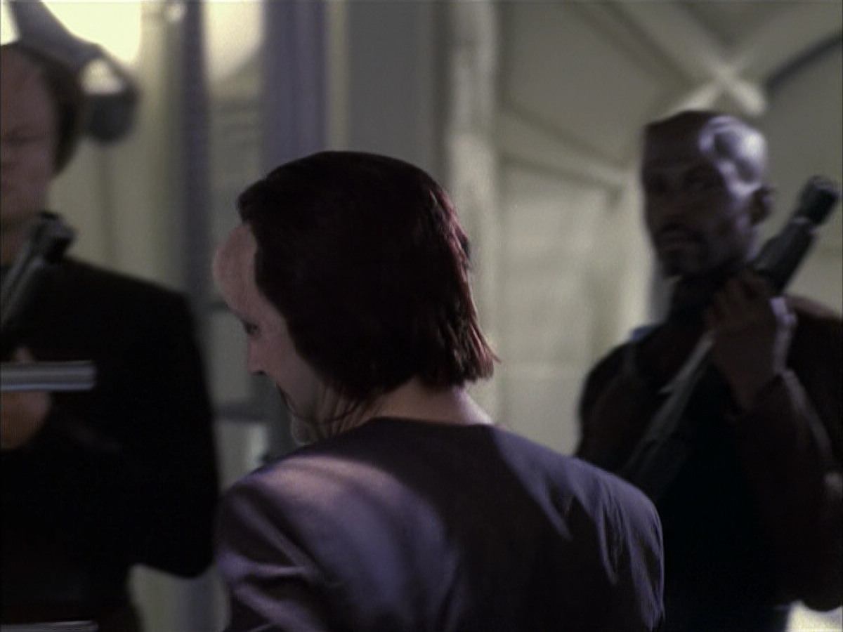 extant_StarTrek_VOY_6x15-Tsunkatse_02053.jpg