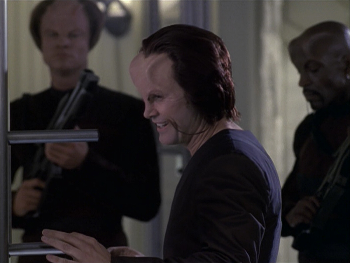 extant_StarTrek_VOY_6x15-Tsunkatse_02054.jpg