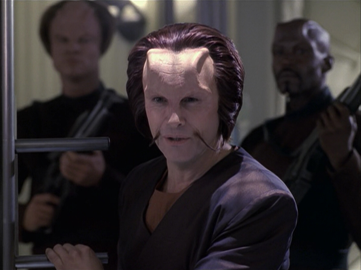 extant_StarTrek_VOY_6x15-Tsunkatse_02056.jpg