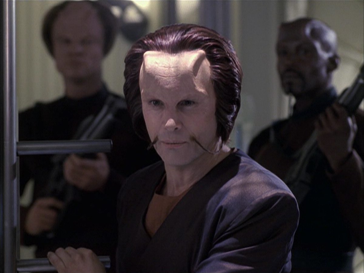 extant_StarTrek_VOY_6x15-Tsunkatse_02057.jpg