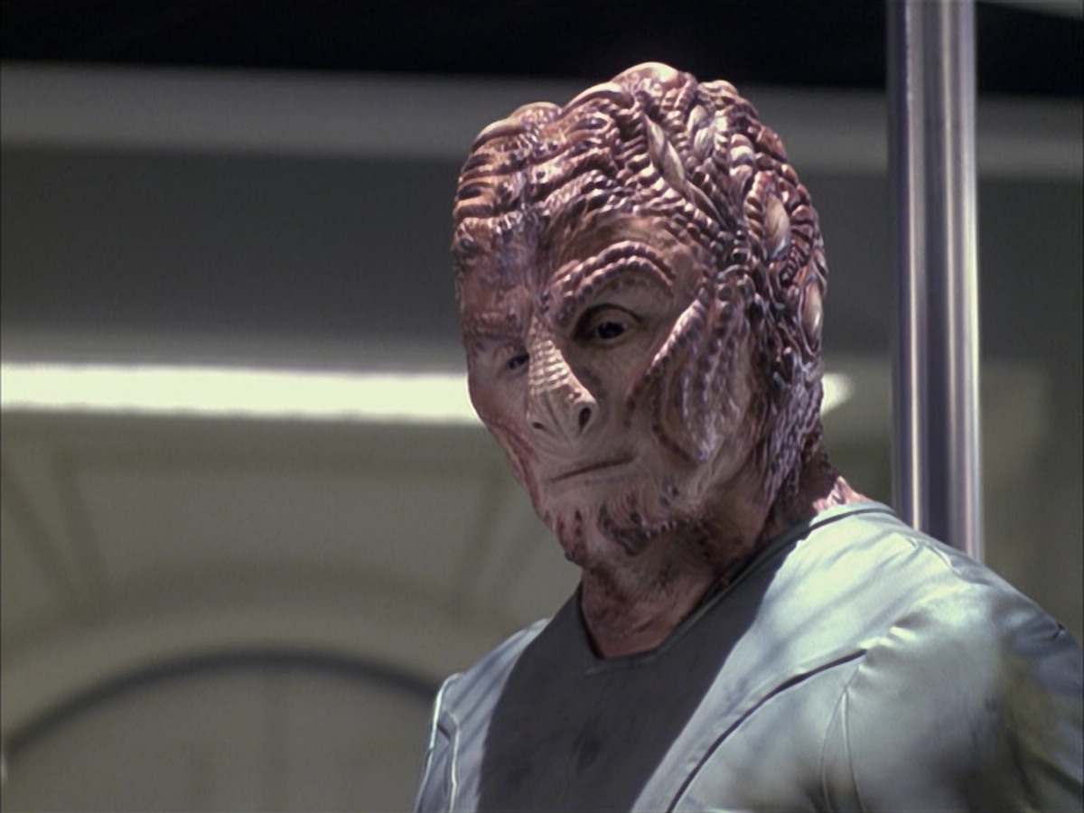 extant_StarTrek_VOY_6x15-Tsunkatse_02085.jpg