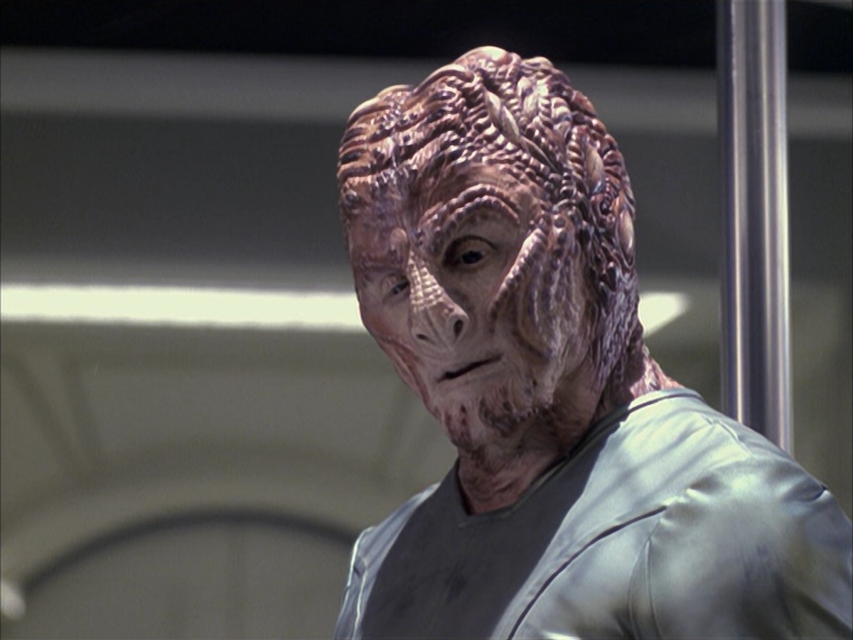 extant_StarTrek_VOY_6x15-Tsunkatse_02090.jpg