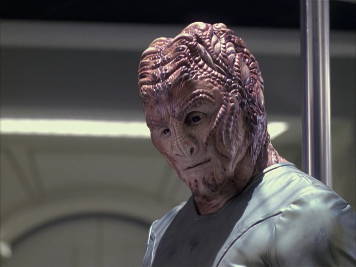 extant_StarTrek_VOY_6x15-Tsunkatse_02091.jpg